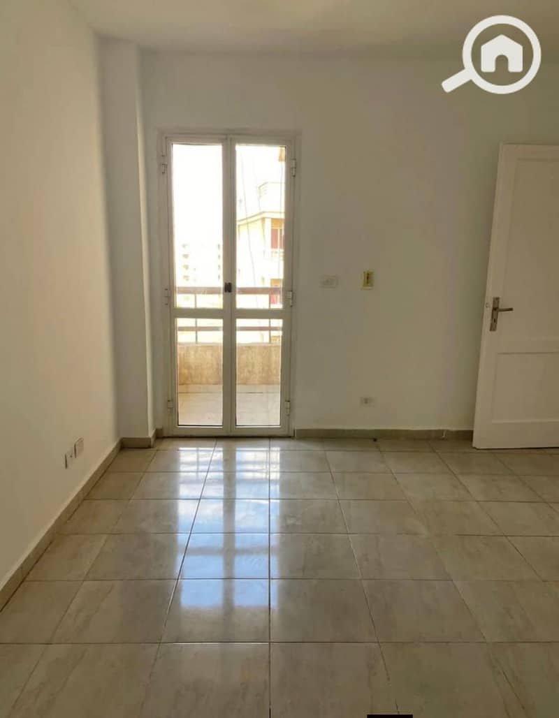 4 9d9a7ffb-7e55-4982-82ad-3ac4a3966318. jpg