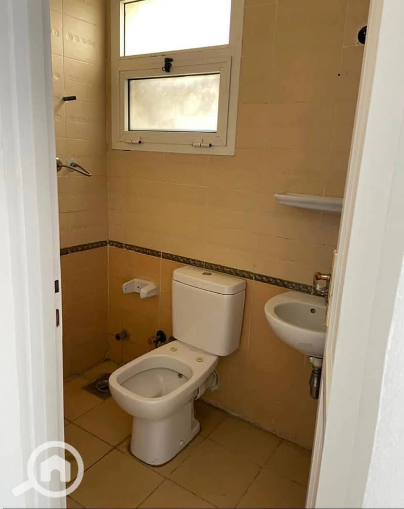 11 fba5b911-6a47-452a-98d1-d0419e220664. jpg