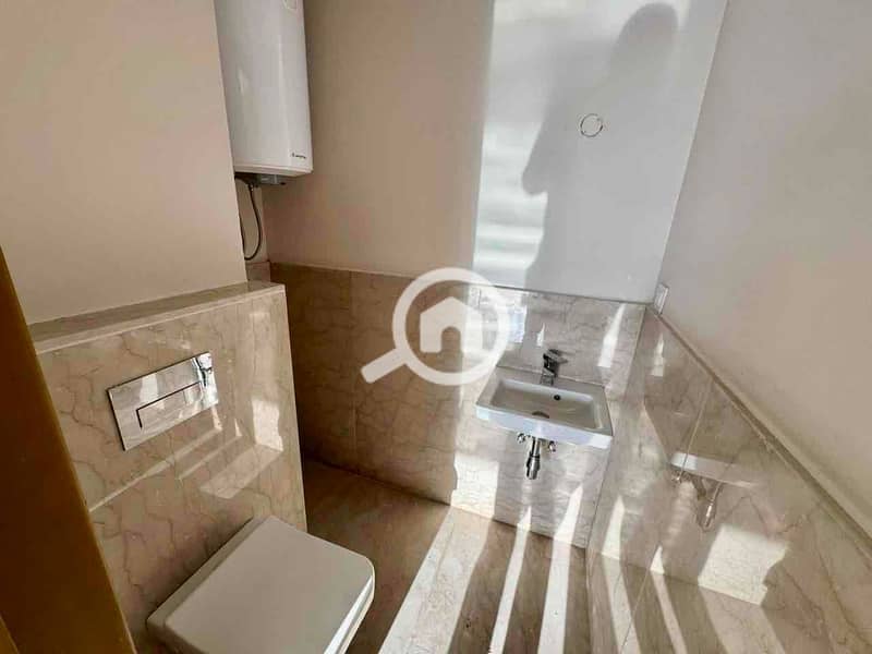 6 0980405b-4c7a-48cf-95c9-c538acb7a272. jpg