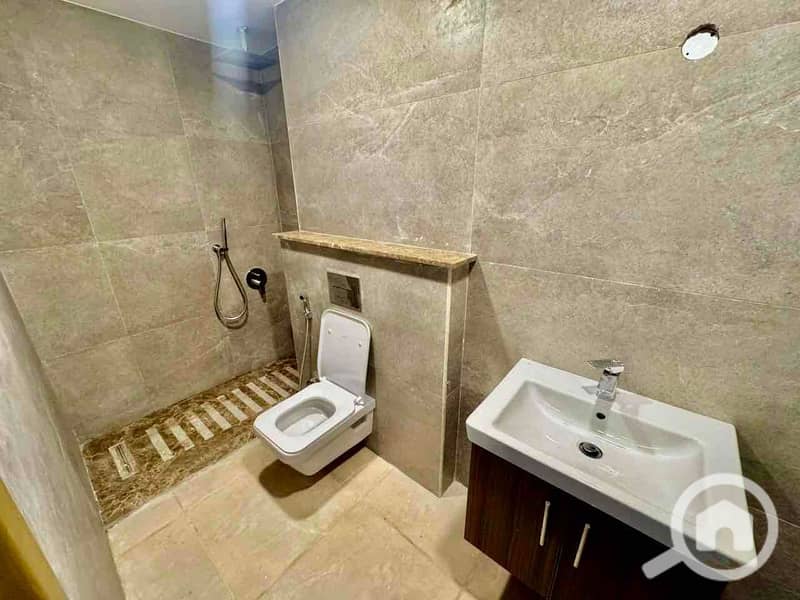 10 86efa9bd-edcf-4c7b-b455-aa4f69db5d64. jpg