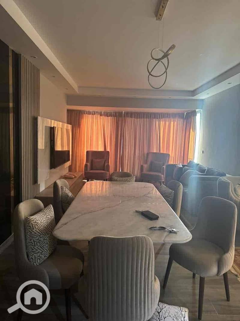 4 d3138336-59c9-4594-8c54-abc479032235. jpg