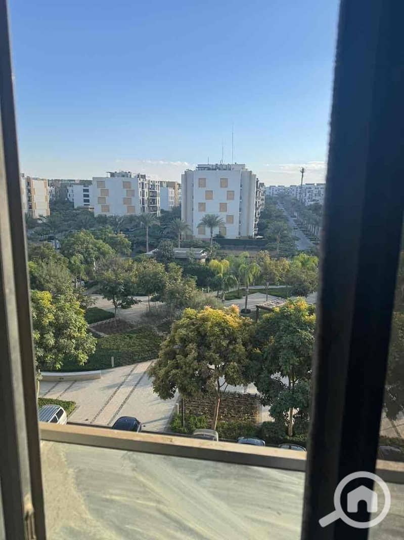 10 c5c03264-6fd1-4947-b69b-3ec1a7994be0. jpg