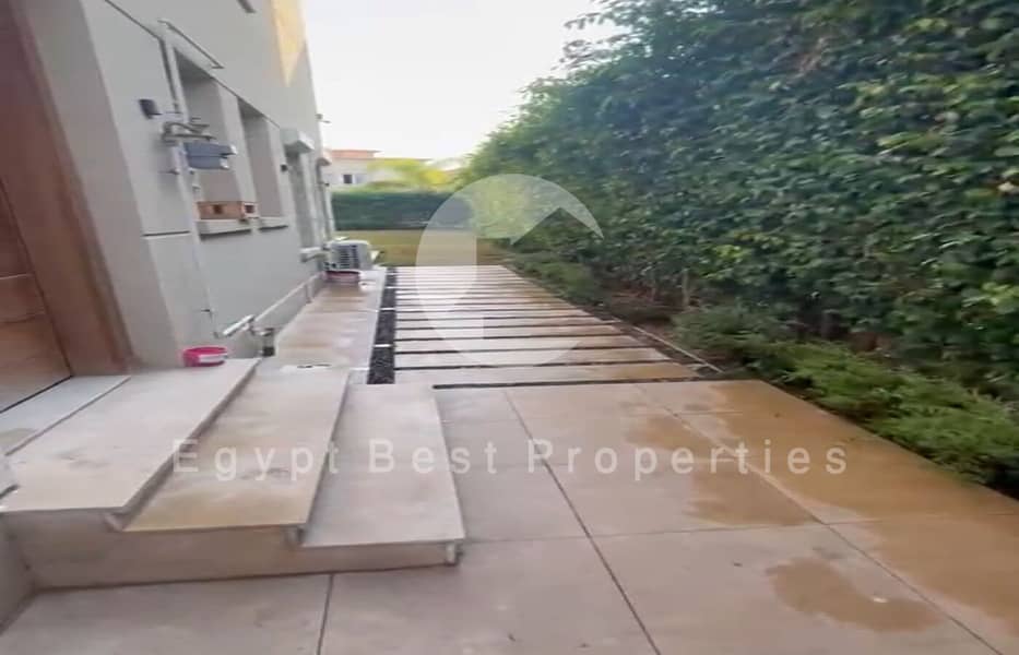 7 WhatsApp Image 2025-12-24 at 18.39. 38_0bb4cdd4. jpg