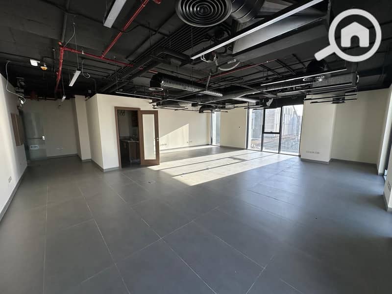 4 WhatsApp Image 2026-01-01 at 7.39. 16 PM. jpeg