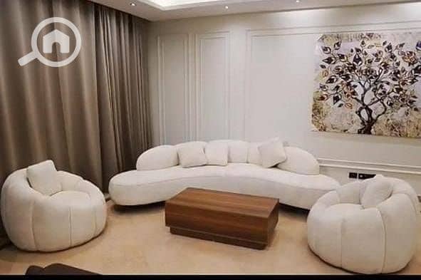 4 7656b7ef-77e3-42dd-90c3-5c737b9a92c6. jpeg