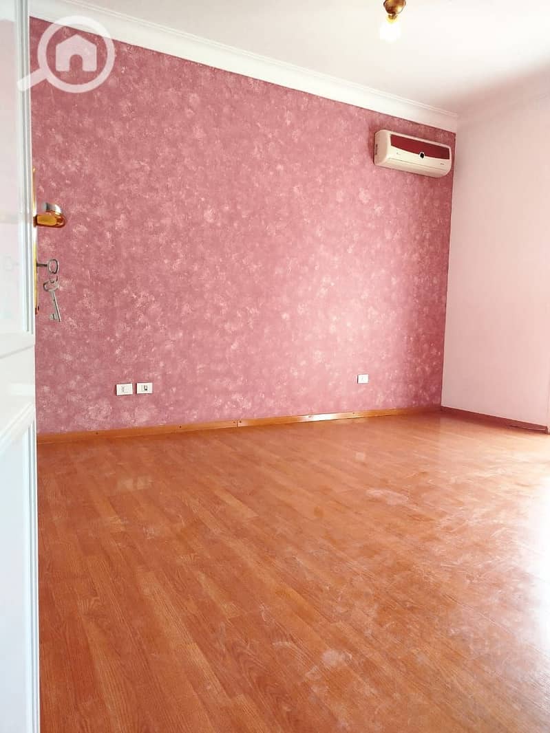 4 4eaccfd0-6618-41c7-80ab-e3c690e3bbba. jpeg