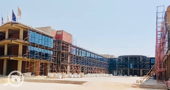 محلات تجارية  للبيع في العاصمة الإدارية الجديدة، القاهرة - محل 45م للبيع دور ارضي استلام فورى بالعاصمه الادارية بجانب مدارس دولية