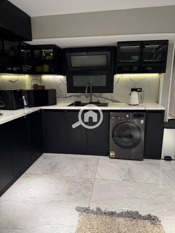 للبيع شقه 230م فندقيه ع النيل مباشره تشطيب وفرش فندقي للبيع شقه 230م فندقيه ع النيل مباشره تشطيب وفرش فندقي