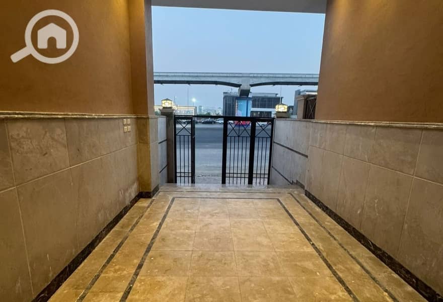 3 fe03eff5-55f2-40db-951d-ffebce07957b. jpg