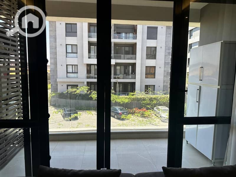 10 b705253d-ce6e-4cee-8bfb-00958a28589f. jpeg