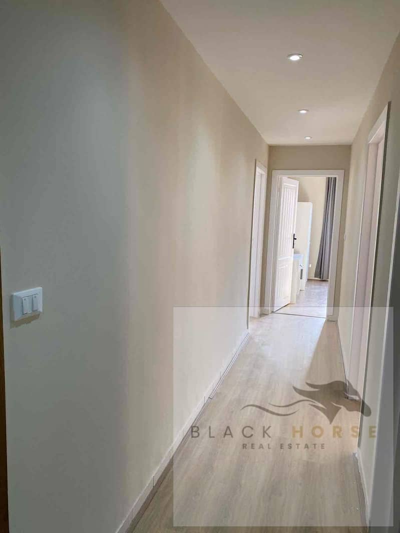 10 93b580ee-87b6-4797-962b-5c40693f7fde. jpg