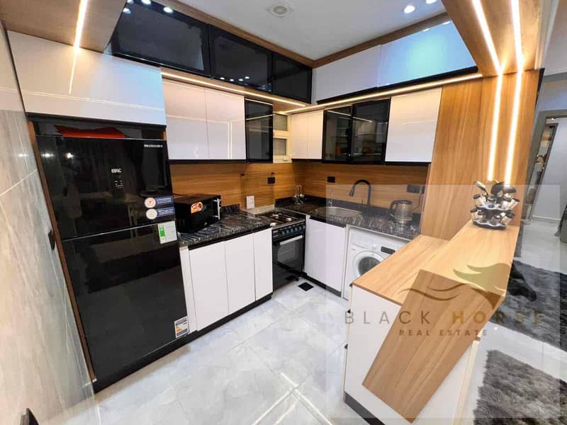 16 0f540340-36f9-49ea-9e49-b7e68bc61472. jpg