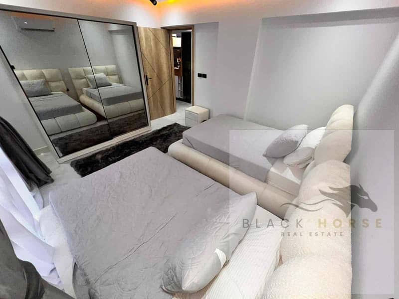 26 cbef1380-a4c4-4de2-8c4b-6e4a77db8e5b. jpg