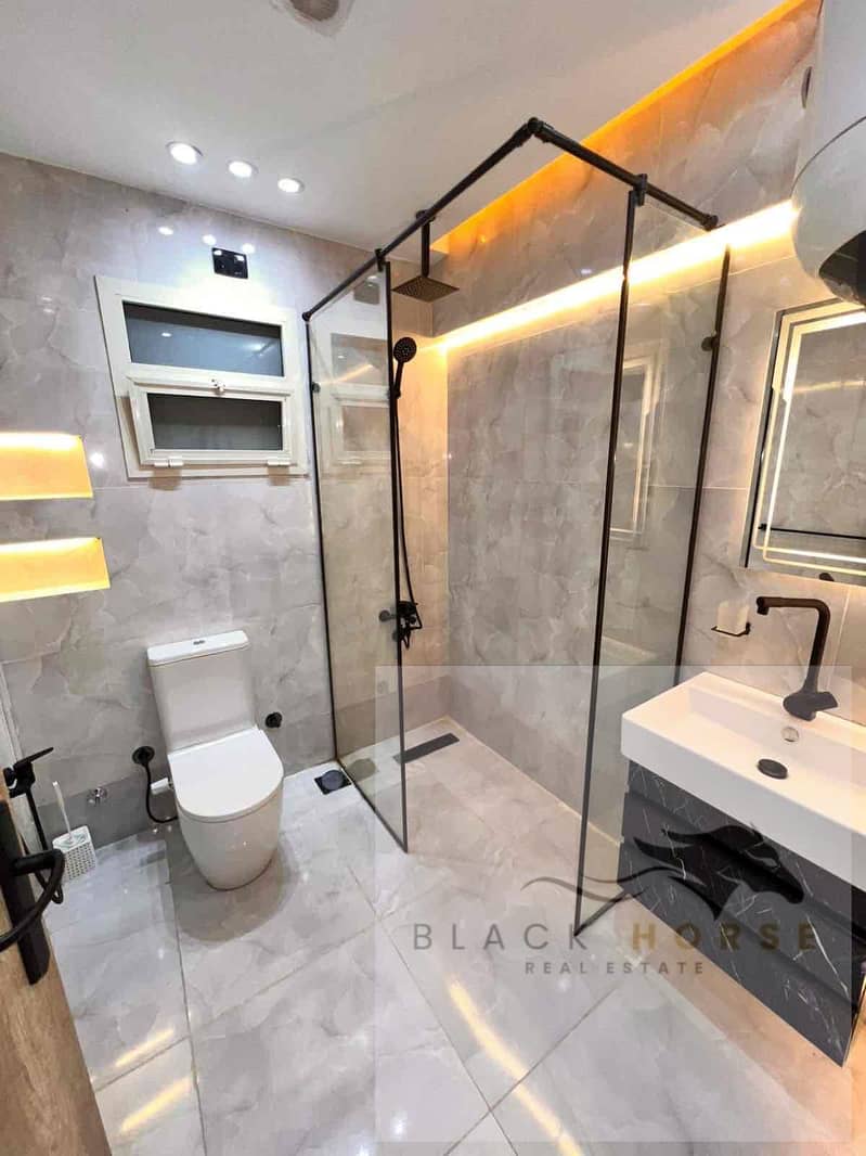 32 70794c8c-648f-4995-9c17-71f8dd04baac. jpg