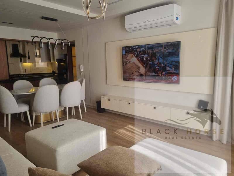 2 f35934cc-e1ed-49d2-a9cb-c7db84205c31. jpg