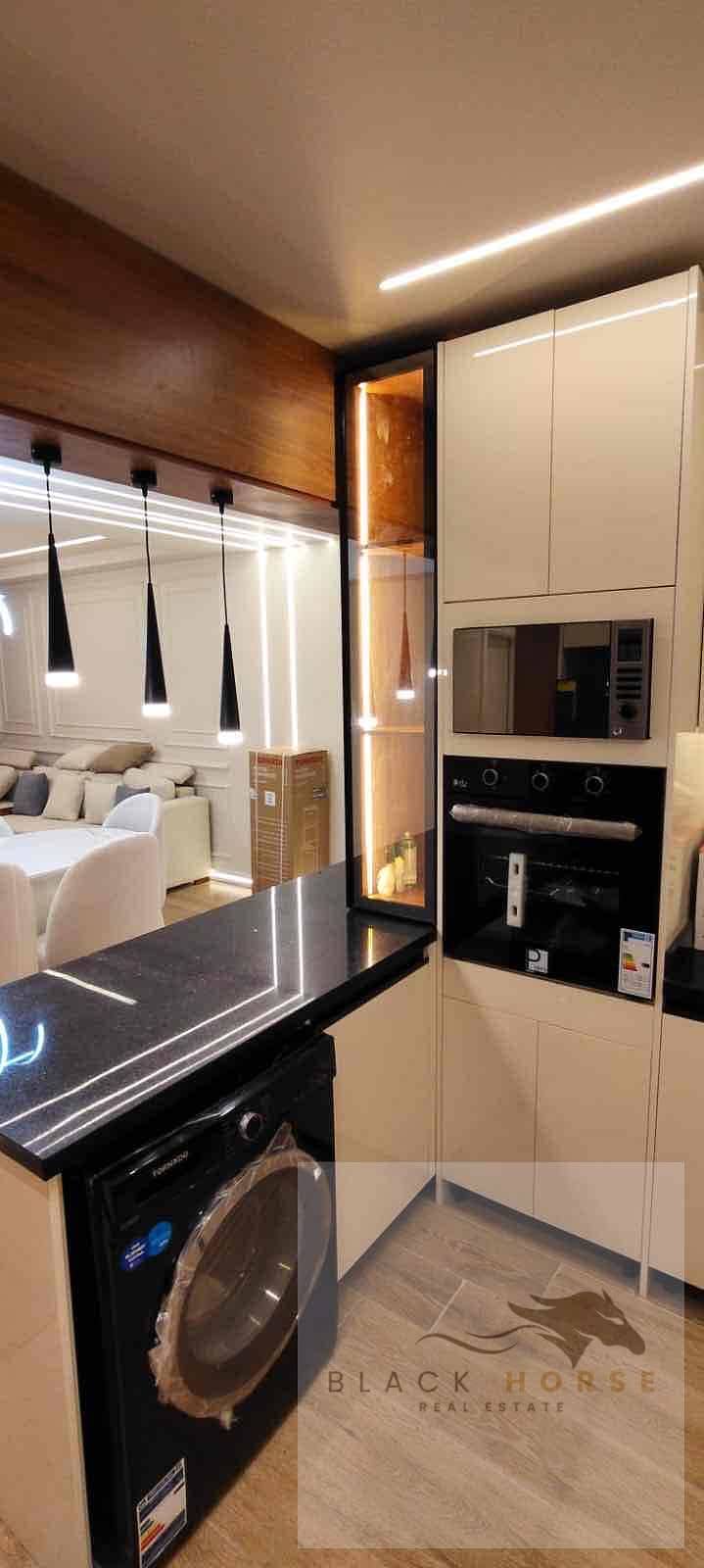 5 0695b397-4f0f-43a2-a15a-3bd0f9f1d052. jpg