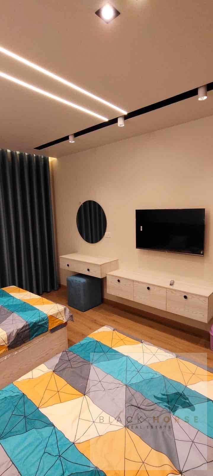 12 1ea9a916-46bf-437b-9fe7-59f9023ccb0c. jpg