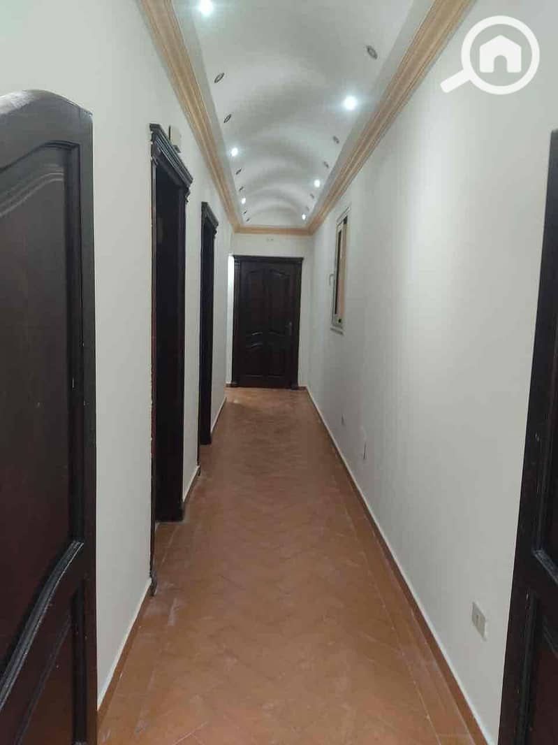 10 125e73b7-f638-4815-b04b-743b606e944c. jpg