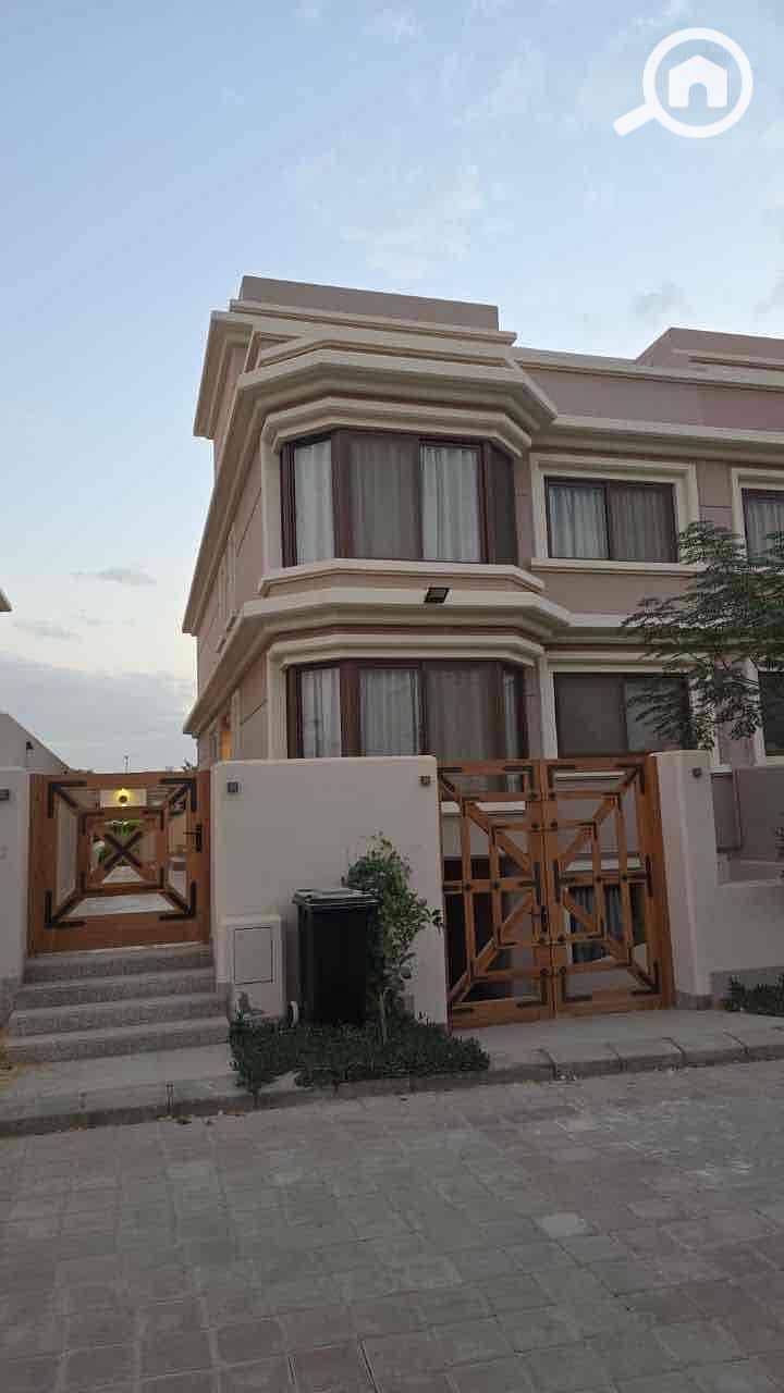 2 0c847e36-a523-4622-a14d-d2ce98e1f1ad. jpg