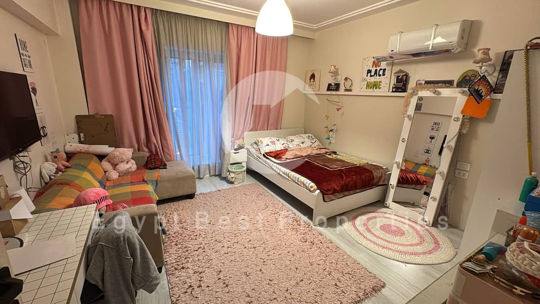 10 5099494d-32d2-4208-9c79-b92dc367cd16. jpeg