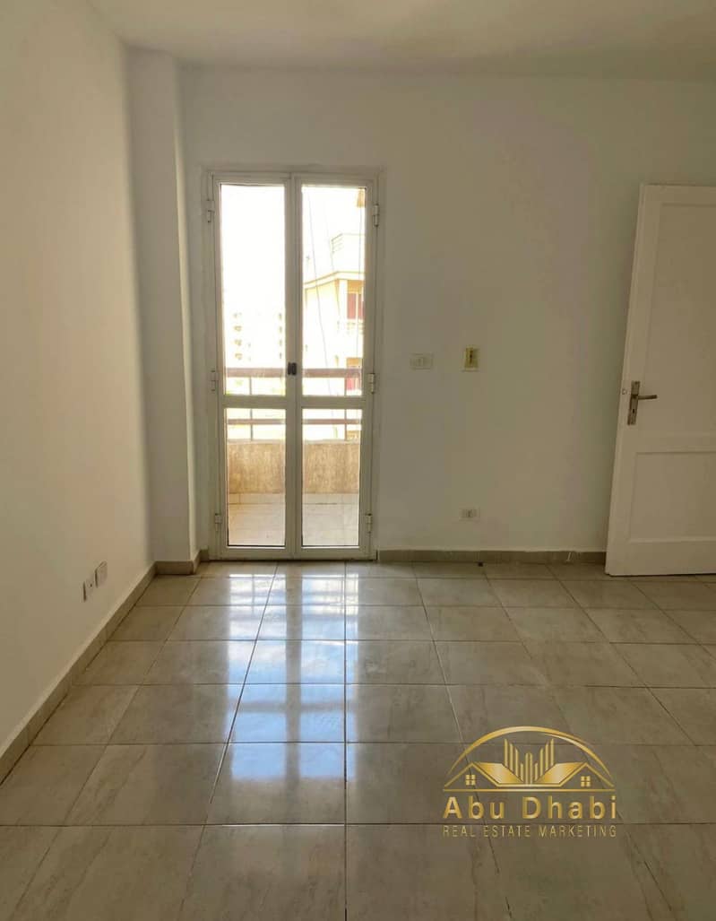 4 f5c86c84-8900-4c14-bade-76b064ca3a4c. jpg