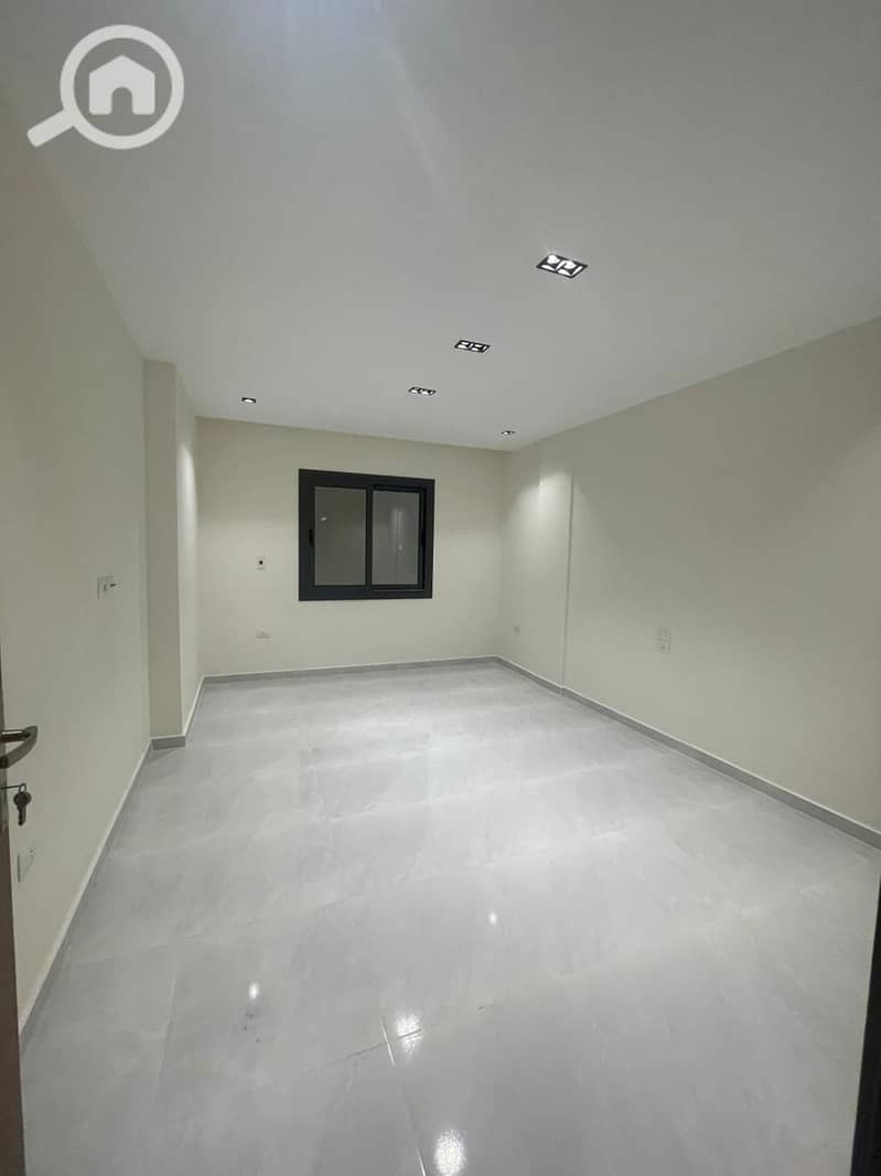 7 8515f14b-f9db-4320-8abc-3d3c864e4050. jpeg