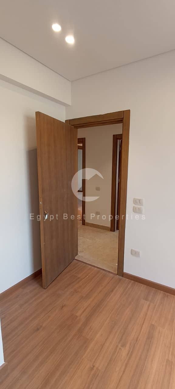 10 52de18c7-e96d-431b-989a-50916d2270bc. jpeg