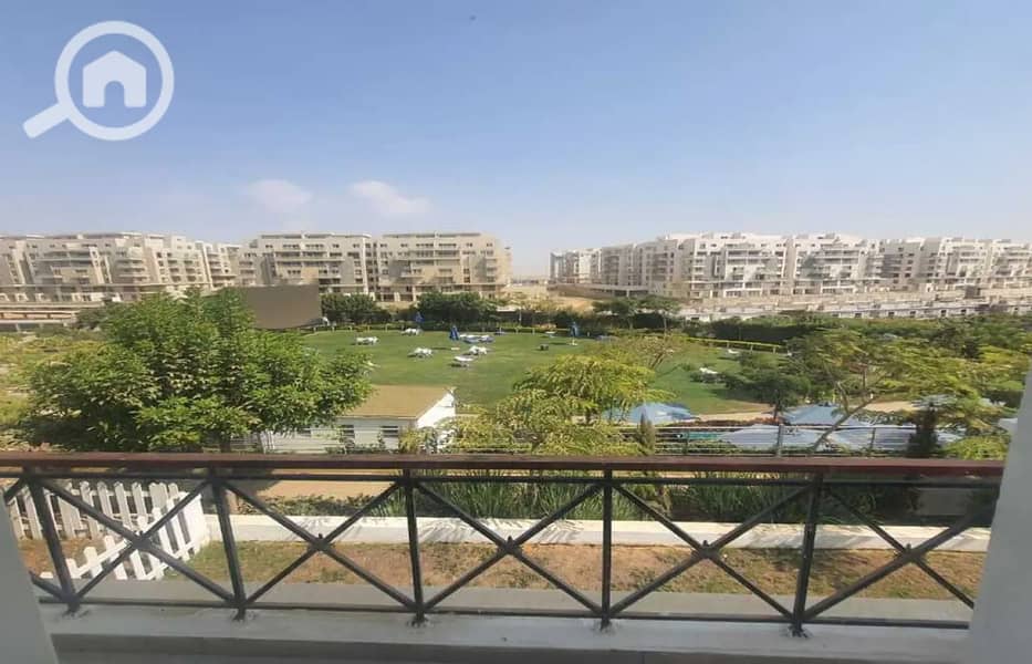 3 7404885-c48d3o. jpg