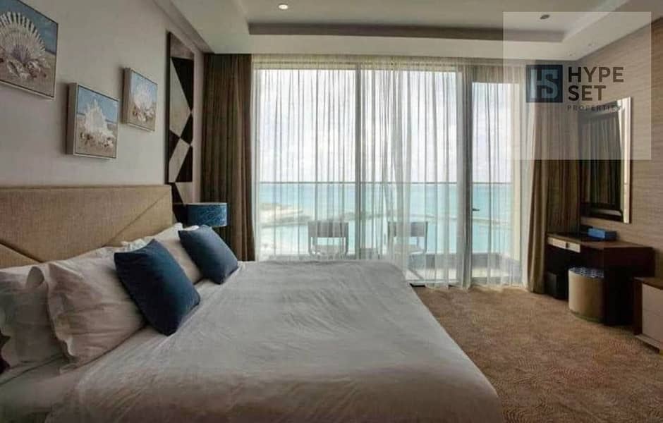 5 photo_5784873854957634595_y. jpg