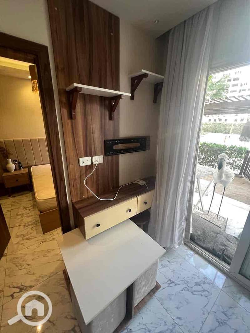 4 09b5ac74-eb4e-49d1-aebe-f29c76799422. jpg