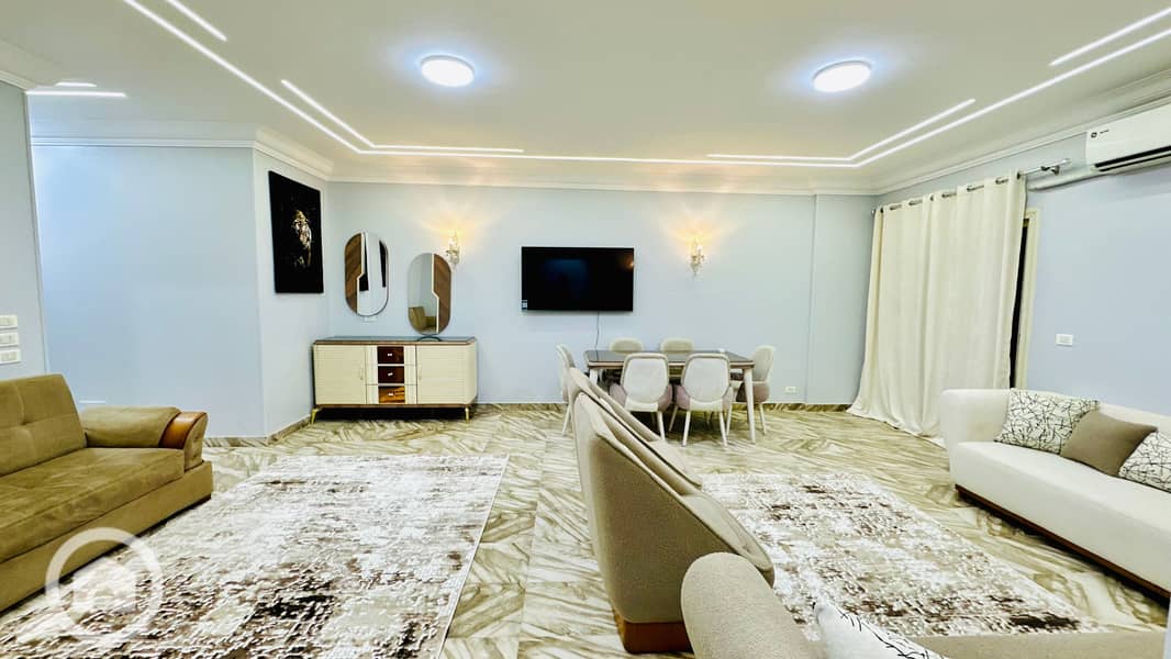 5 2025_08_01_20_09_IMG_5522. jpg