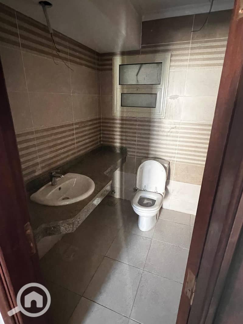 9 WhatsApp Image 2026-01-02 at 17.00. 14 (1). jpeg