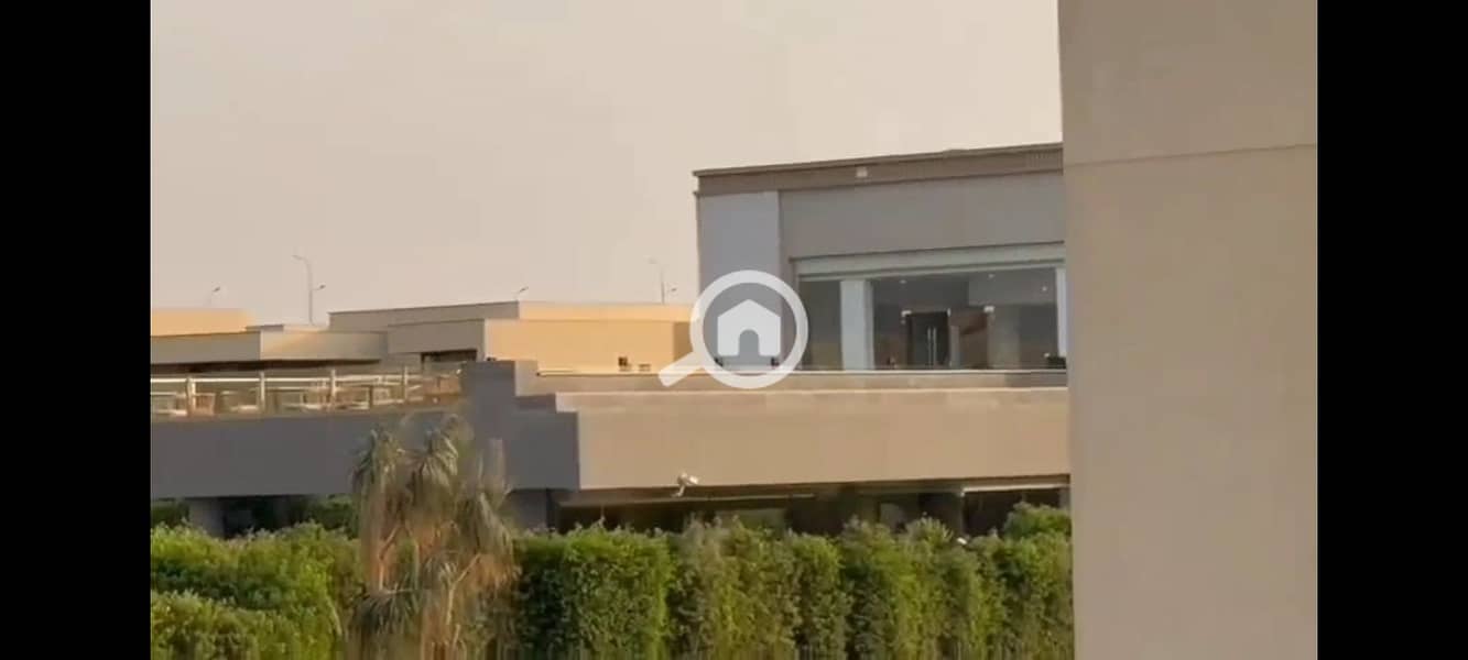 18 db762fc9-e080-4d4d-b740-090f2554a571. jpg