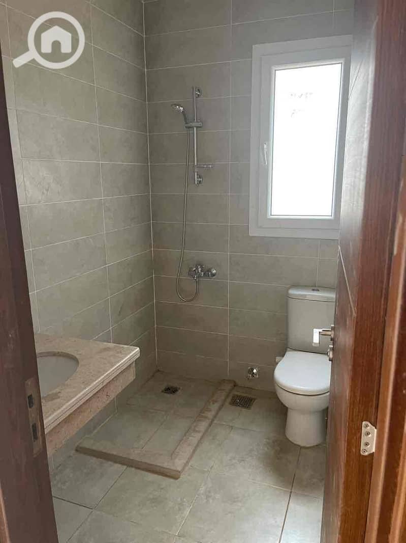 4 a54c165f-60ff-4770-92f1-b317c1e02a70. jpg