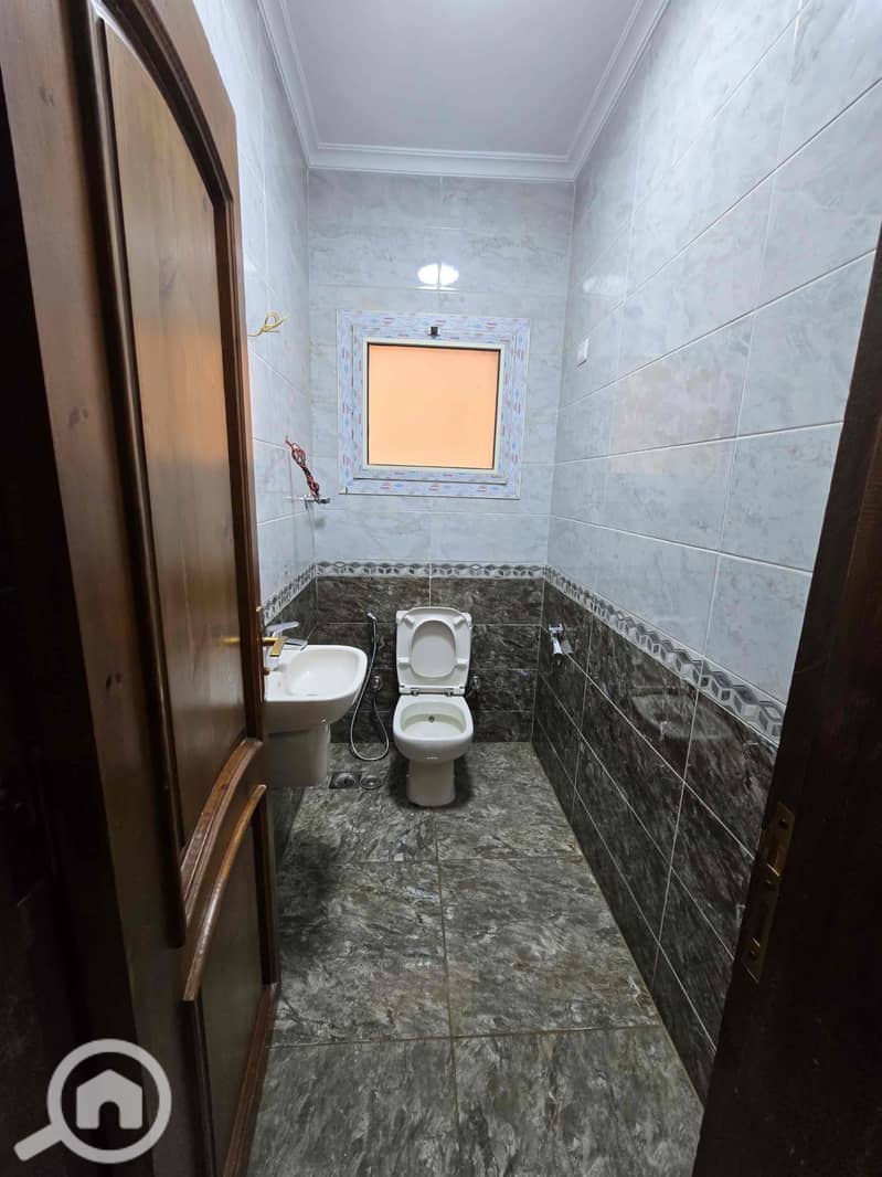 7 cf599410-ed23-43d7-9d22-937498197670. jpg