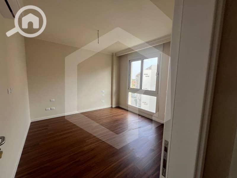 5 Pyramids Hills 5. jpg