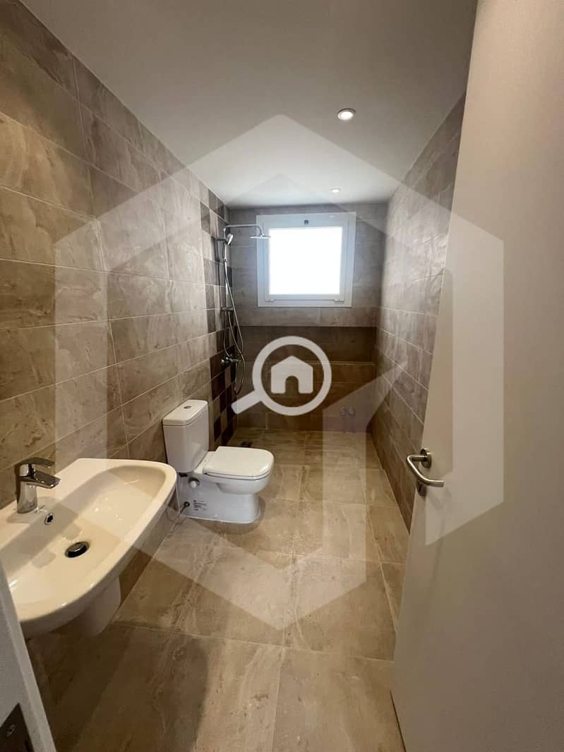 8 Pyramids Hills 8. jpg