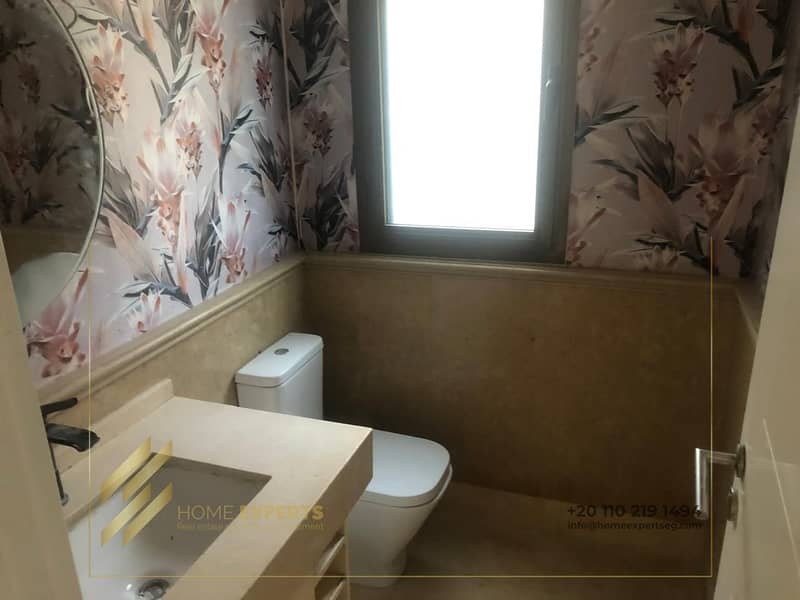 10 fba4579c-8953-4a30-a7a8-e6027459e758. jpg