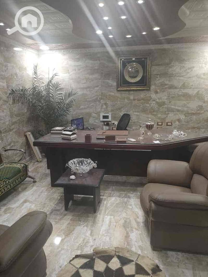 28 5b469b58-40ff-4661-8829-ef2c468cc54c. jpg