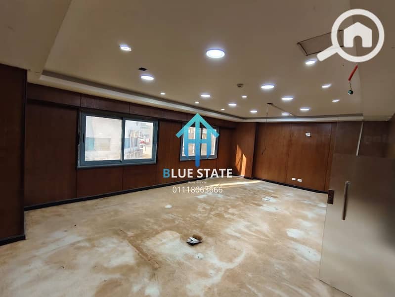 2 01118063666 (11). png