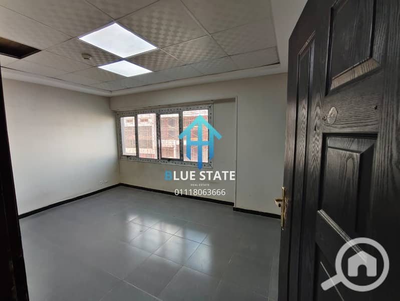 4 01118063666 (7). png