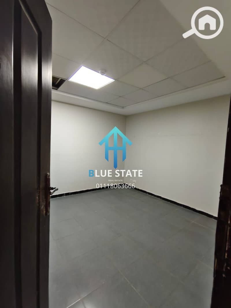 6 01118063666 (4). png