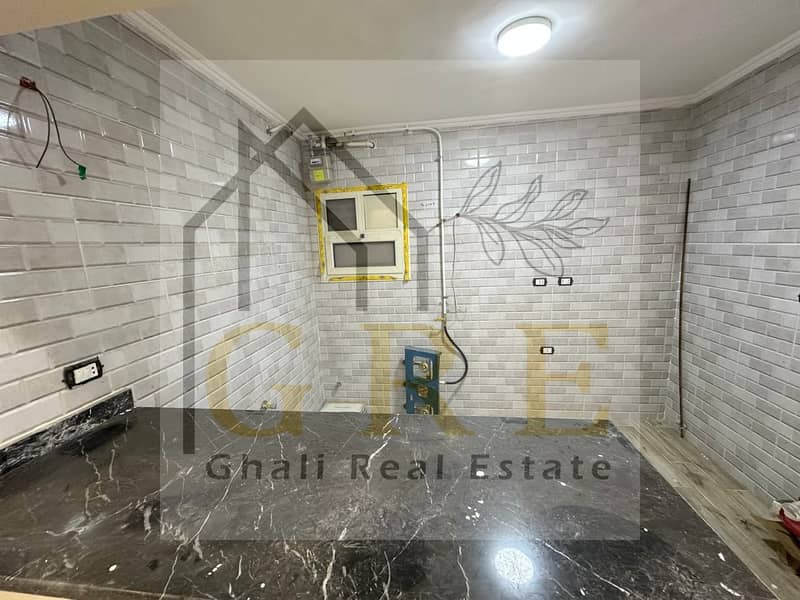 9 dff762c0-5218-4a27-bcd7-a3832a88bb45. jpg