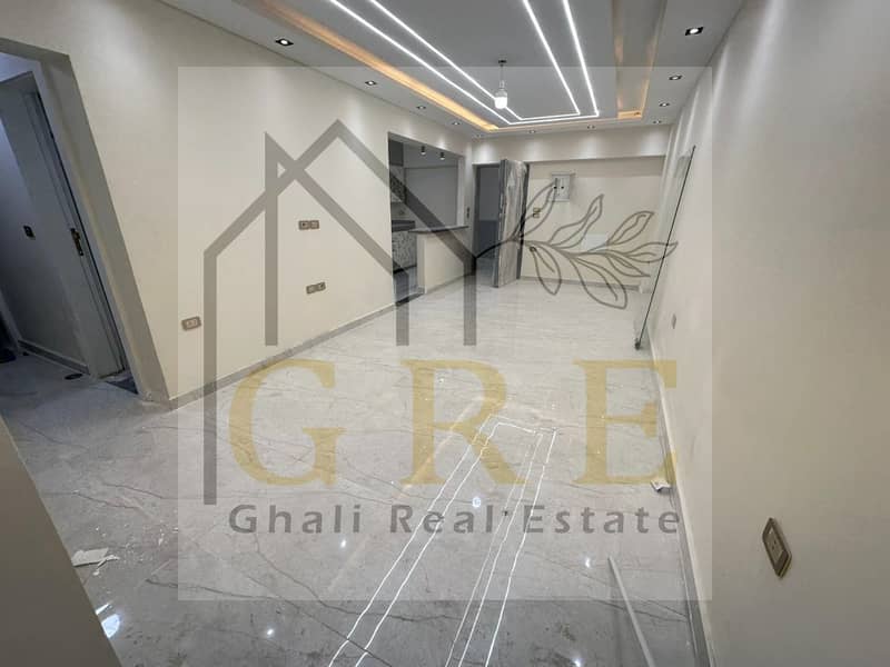 2 c0476fcd-4d92-40e0-b9e6-c3f1b3c4afa6. jpg