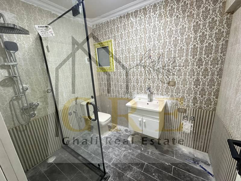 12 88609db4-b93a-4a65-a687-4289d984b1f7. jpg