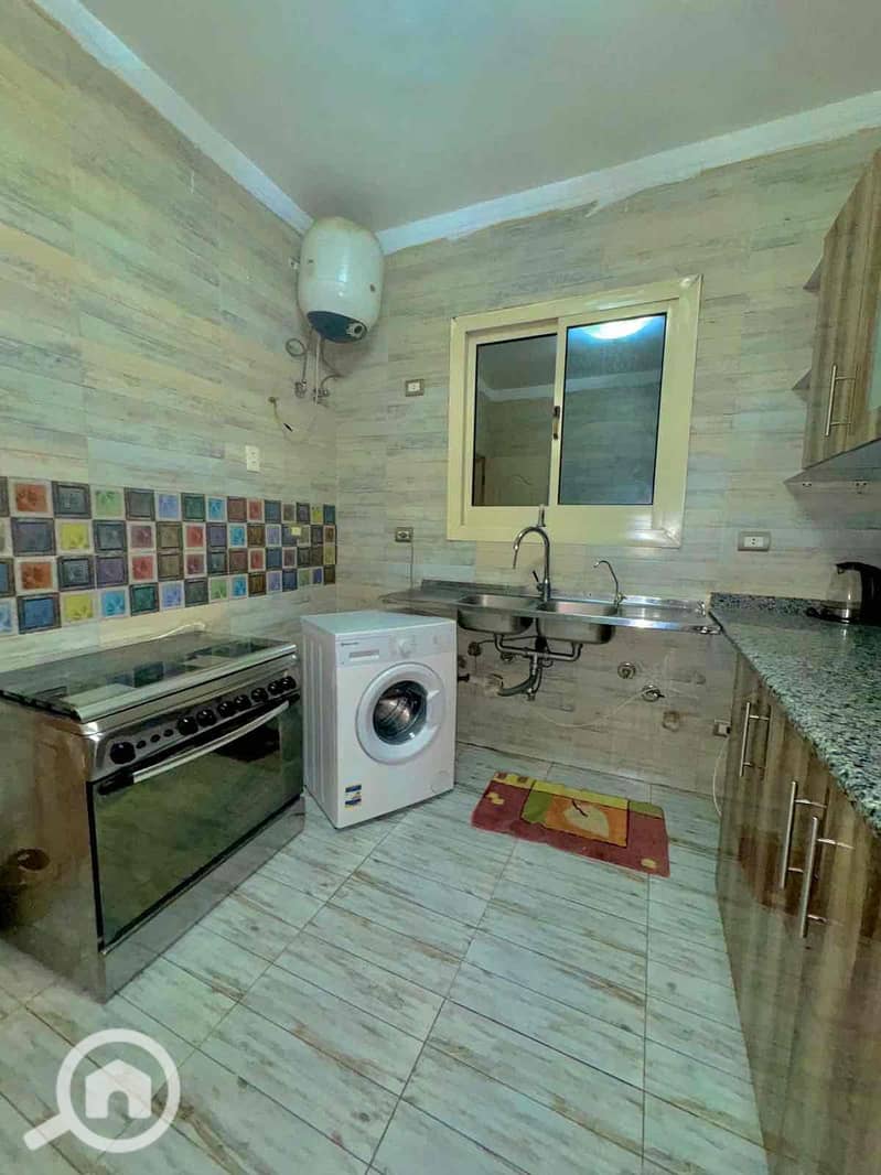 12 b7a0dcd4-77c6-4b3a-993e-3838832c4e4e. jpg