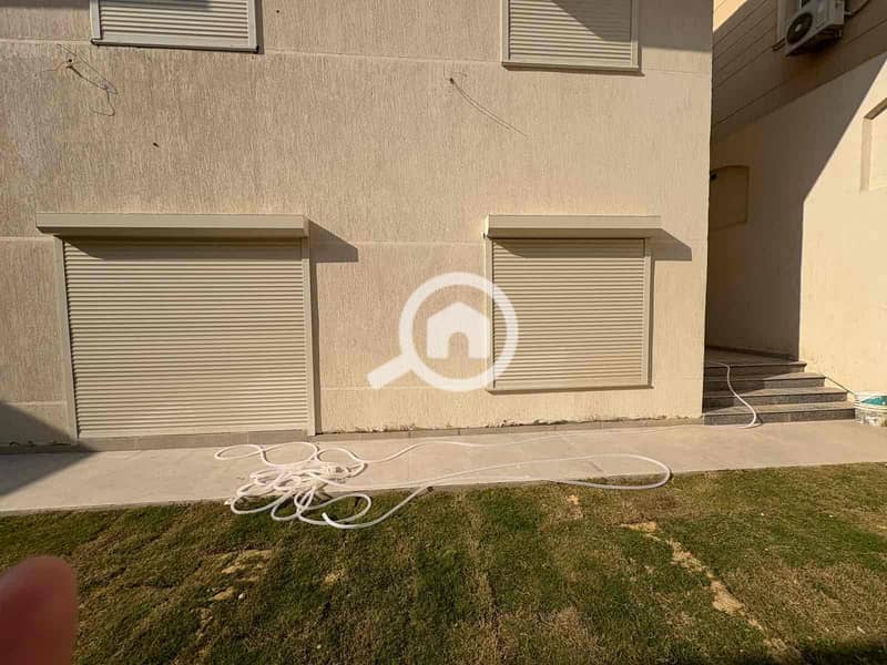 5 3358ebf8-dcb7-4575-8a41-abf5c699080f. jpg