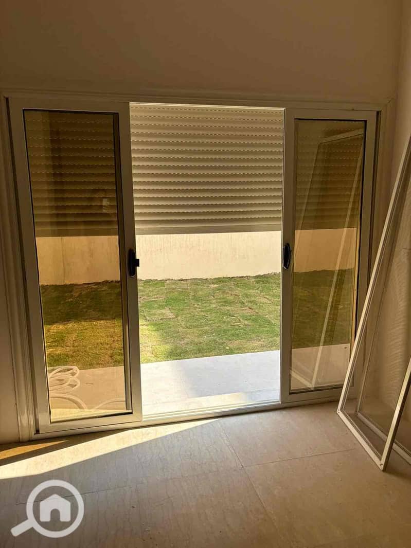 8 40021a19-4634-4f8b-89ba-ffc8335aa6ce. jpg