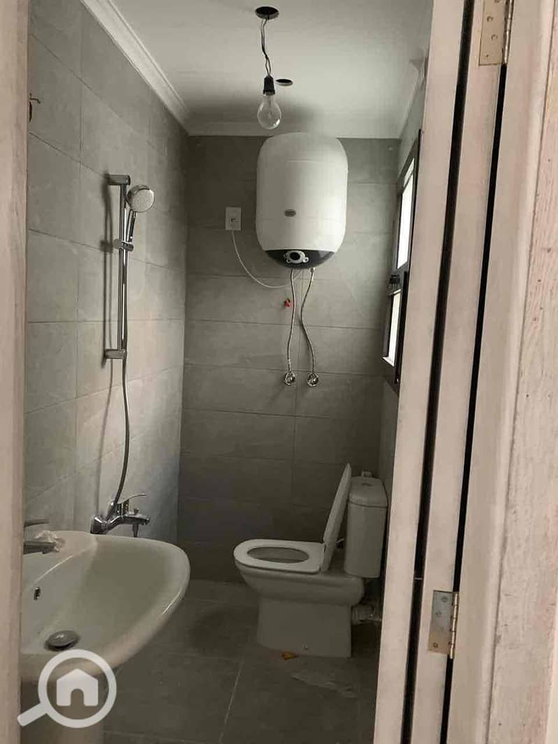 4 bf4592cb-8dda-47f5-aca2-0ad7f253f0aa. jpg