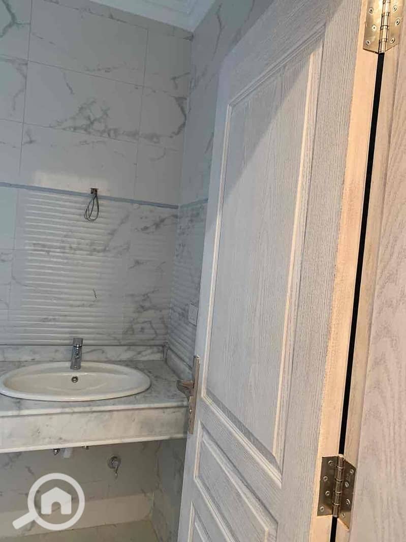 7 fcd9ec7c-3495-45d3-89cb-51ccf0ffced6. jpg